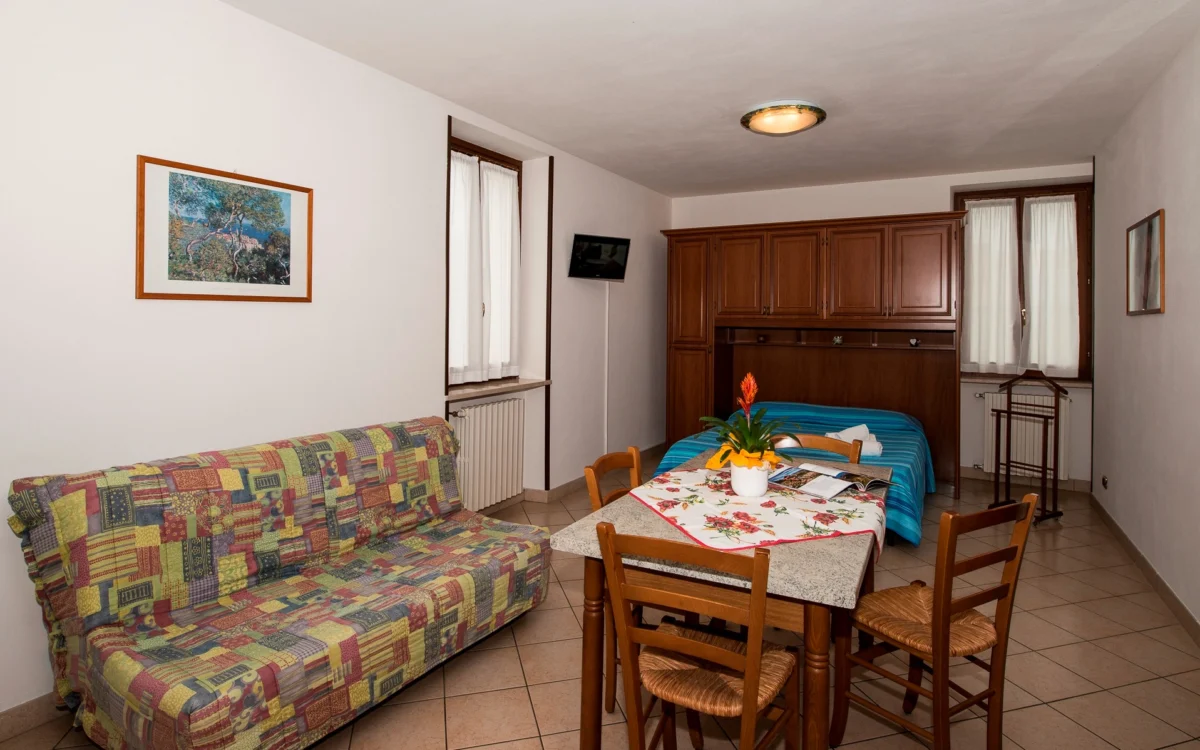 Bottrigo Two-Bedroom Apartment with Rear View