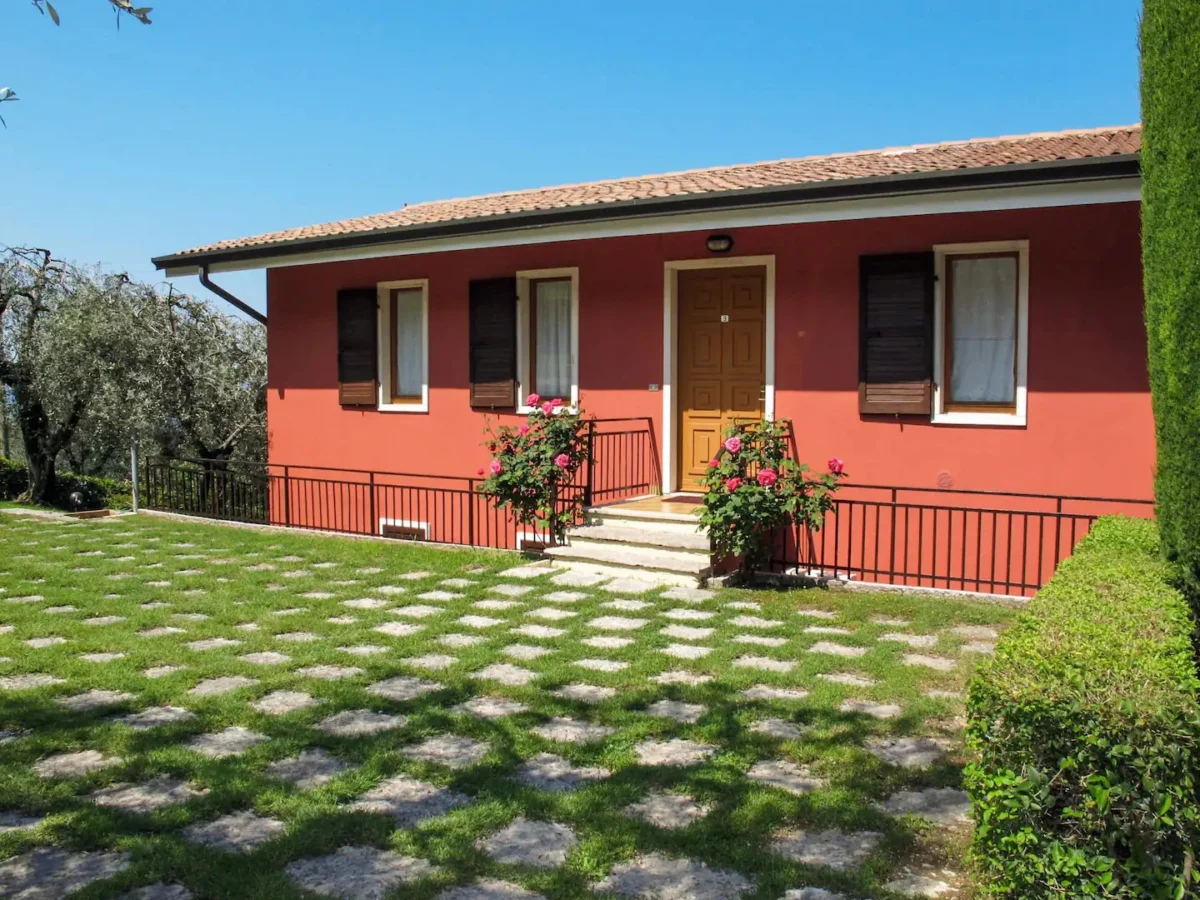Gianni Two-Bedroom Side Apartment Ground Floor