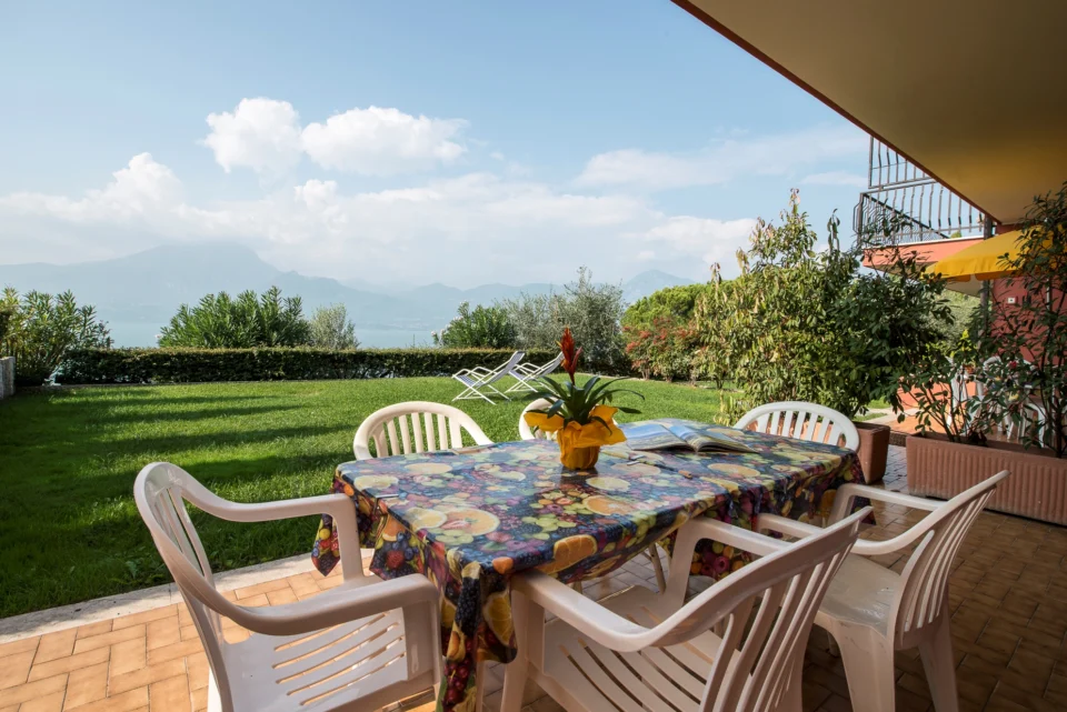 Gianni Two-Bedroom Garden Apartment