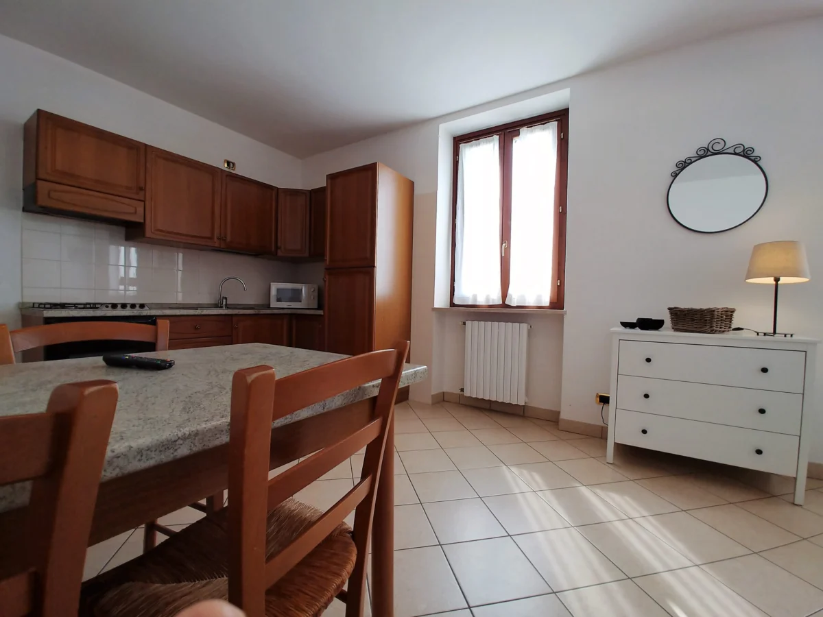 One-Bedroom Apartment with Rear View